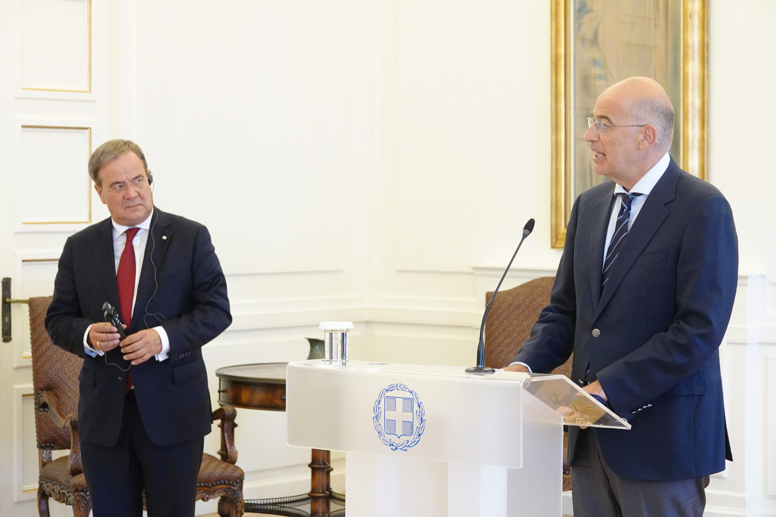 Δηλώσεις του Υπουργού Εξωτερικών, Νίκου Δένδια, και του Πρωθυπουργού του Ομόσπονδου Γερμανικού Κρατιδίου της Βόρειας Ρηνανίας-Βεστφαλίας, κ. Armin Laschet (Αθήνα, 03.08.2020)