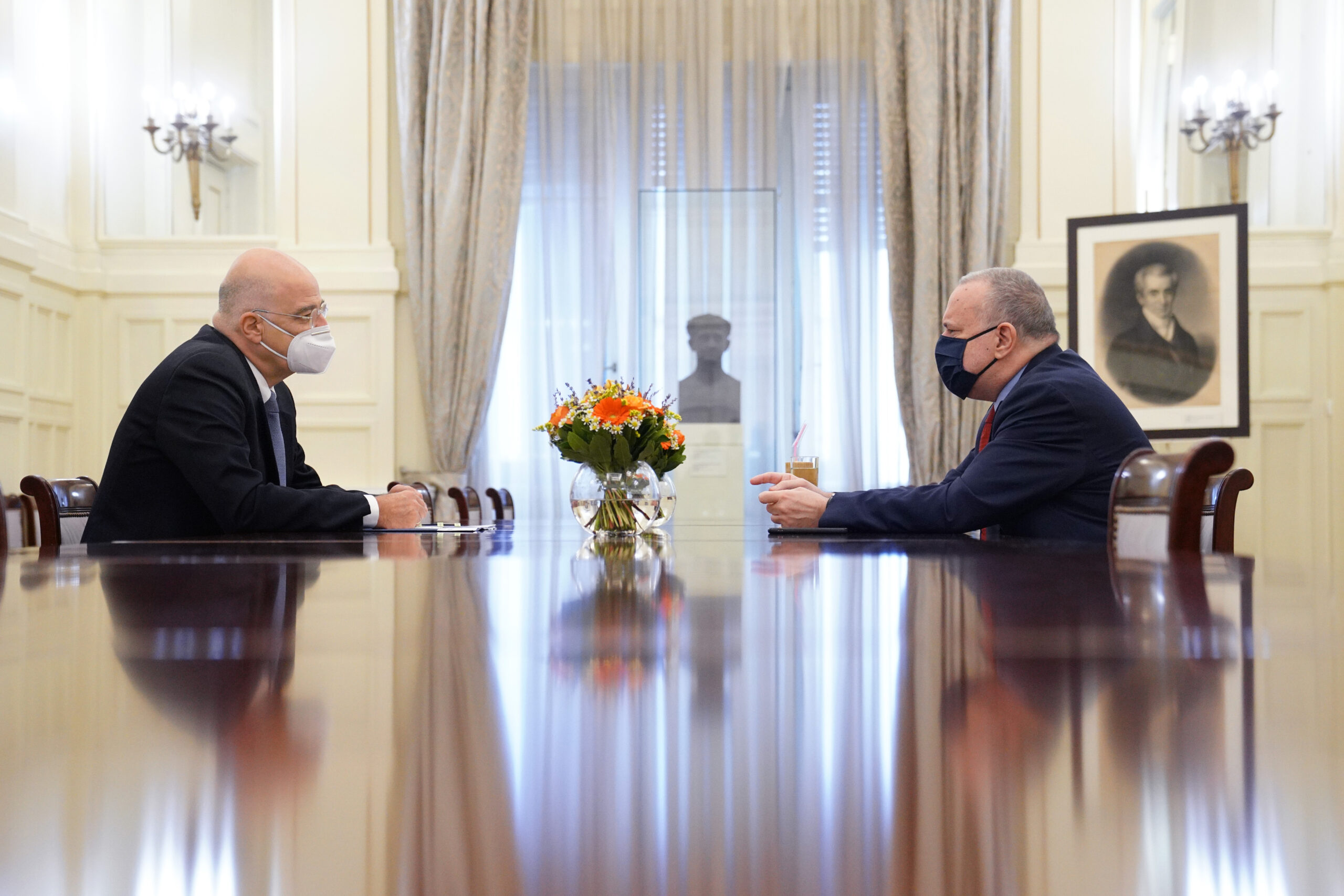 Ενημέρωση των εκπροσώπων των κοινοβουλευτικών κομμάτων από τον Υπουργό Εξωτερικών Ν. Δένδια (29.10.2020)