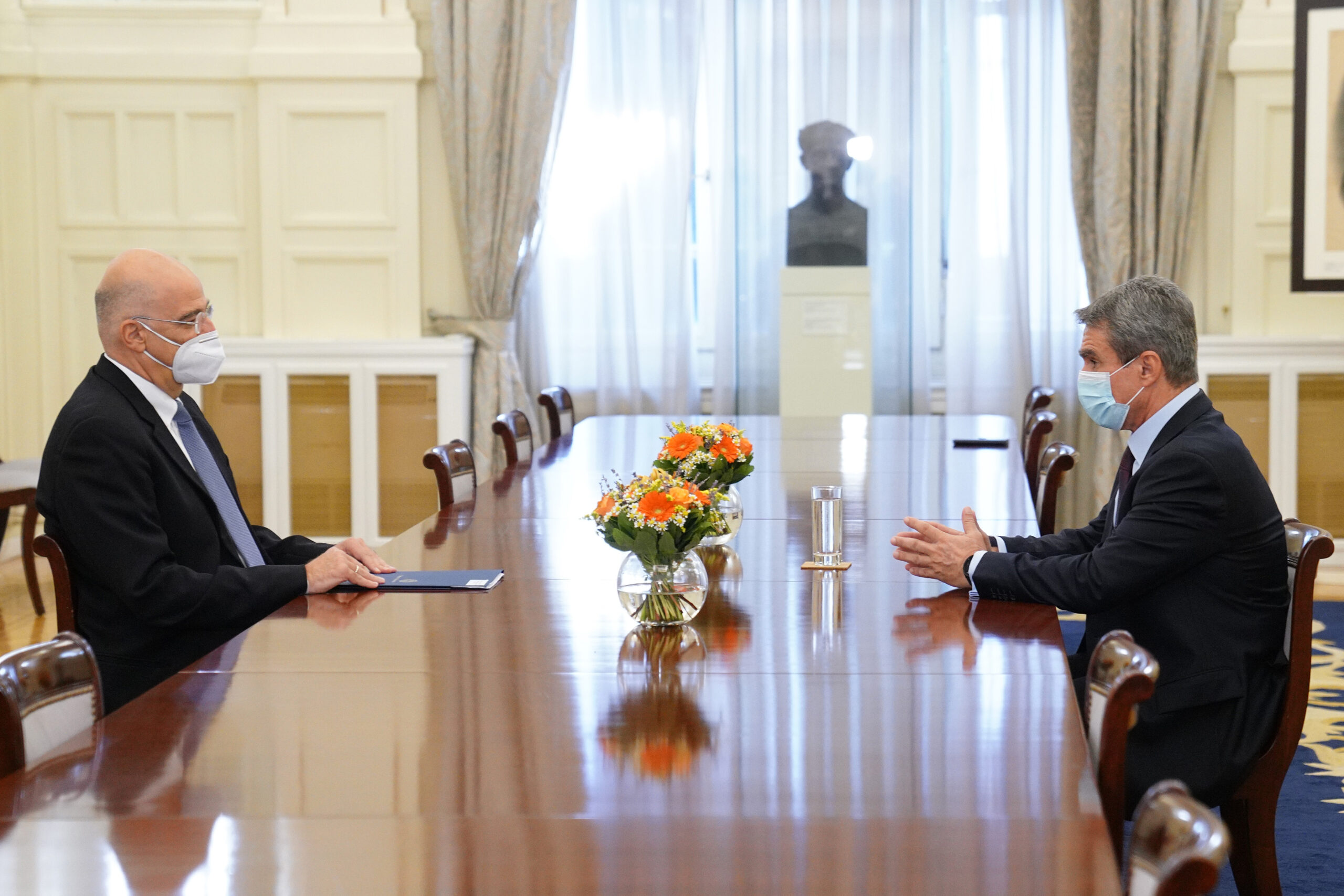 Ενημέρωση των εκπροσώπων των κοινοβουλευτικών κομμάτων από τον Υπουργό Εξωτερικών Ν. Δένδια (29.10.2020)