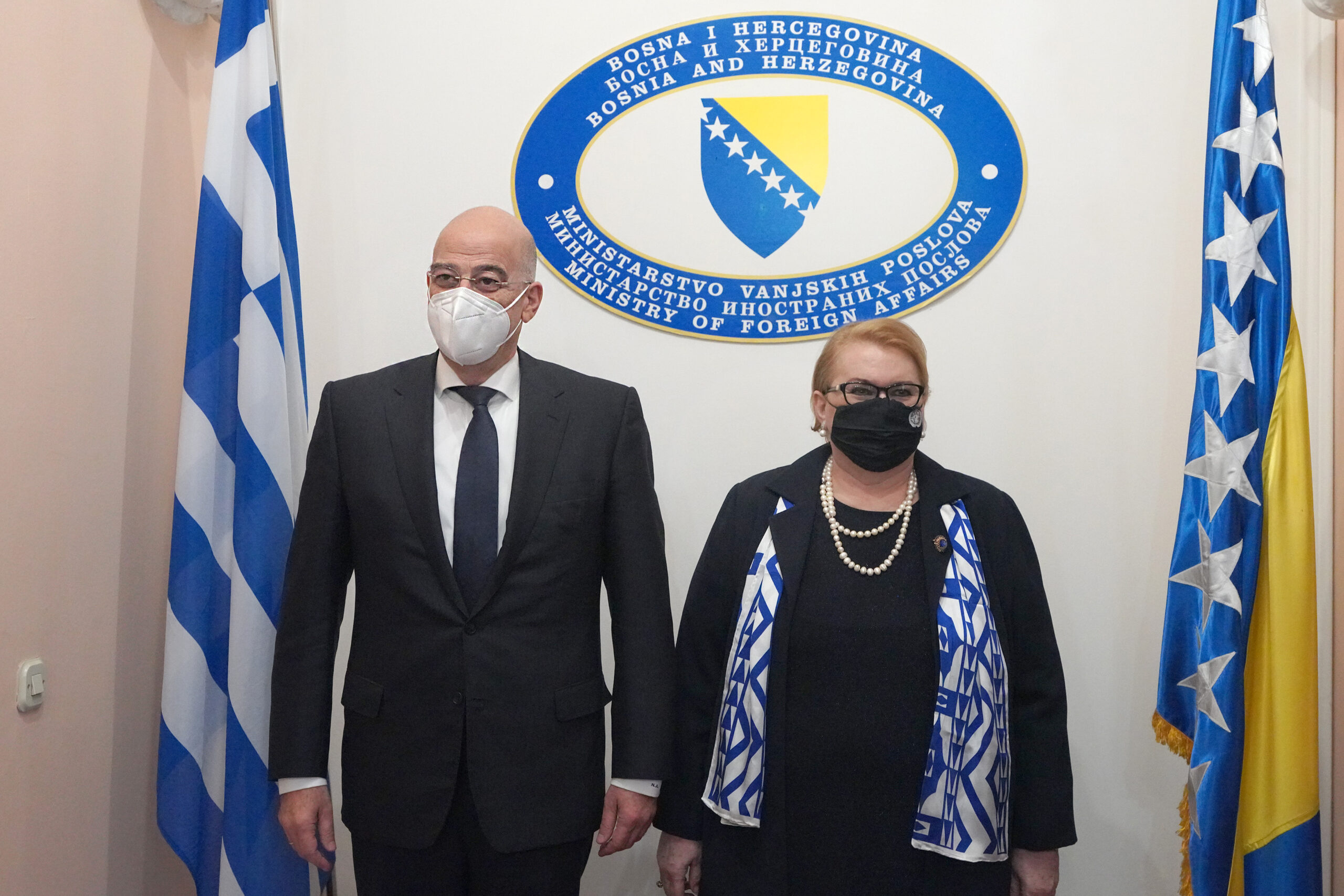 Επίσκεψη Υπουργού Εξωτερικών, Νίκου Δένδια, στη Βοσνία και Ερζεγοβίνη. Συναντήθηκε στο Σεράγεβο με την ομόλογό του, Δρ. Bisera Turković, Αναπληρώτρια Πρόεδρο του Συμβουλίου Υπουργών και Υπουργό Εξωτερικών της Βοσνίας και Ερζεγοβίνης, ( Σαράγεβο, 29.01.2021)