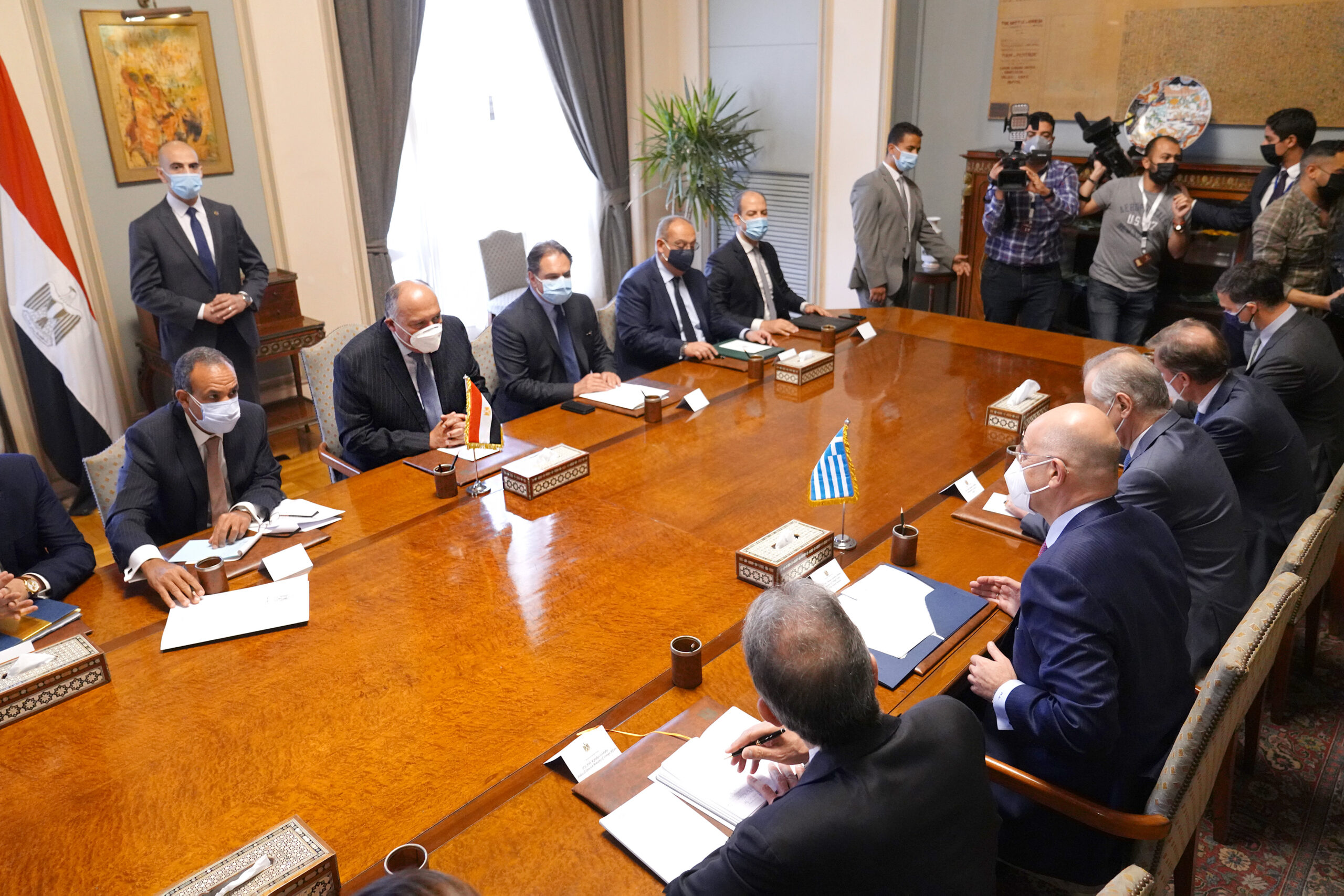 Μετάβαση Υπουργού Εξωτερικών, Νίκου Δένδια, στο Κάιρο  και  συνάντηση με τον Υπουργό Εξωτερικών της Αιγύπτου, Sameh Shoukry,   (Κάιρο 18/04/2021)